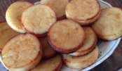 BOLO DE DOMINGO, RECEITINHA DA VANDA, PRONTO EM 10 MINUTINHOS