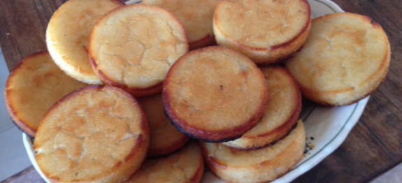BOLO DE DOMINGO, RECEITINHA DA VANDA, PRONTO EM 10 MINUTINHOS