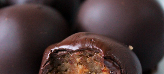 FAÇA ESSAS BOLINHAS E NÃO VAI MAIS QUERER OUTRA COISA! É O DOCINHO MAIS DELICIOSO DO MUNDO!