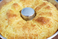 SÓ É RUIM FAZER ESSE BOLO PORQUE ELE ACABA MUITO RÁPIDO! É O BOLO MAIS GOSTOSO DO MUNDO!