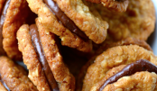 BOLACHINHAS DE 2 INGREDIENTES QUE EU AMO FAZER! QUENTINHAS SÃO DELICIOSAS!!
