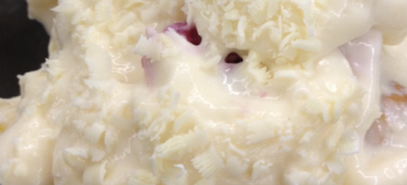 EU TO COMPLETAMENTE VICIADA NESSE DOCE DA CAROL, FEITO EM 3 MINUTOS