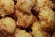 MINEIRINHO FRITO – É SÓ MISTURAR TUDO NUMA TIGELA E FRITAR O BOLINHO MAIS DELICIOSO DO UNIVERSO!!