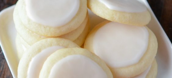 AMO FAZER ESSAS BOLACHINHAS PARA O NATAL! FAÇO UMA BACIA ENORME BEEEEM CHEIA E TODO MUNDO AMA!