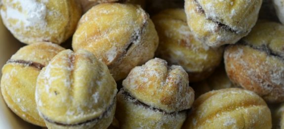 CODORNINHA DE MAIZENA, AS BOLINHAS QUE DESMANCHAM NA BOCA QUE VOCÊ VAI QUERER FAZER TODO DIA !!