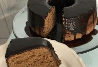 ESSE BOLO DE CAFÉ FOFINHO CHEIRA DE LONGE QUANDO ESTÁ ASSANDO! QUENTINHO É UMA PERFEIÇÃO!