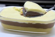 Sobremesa cremosa na travessa