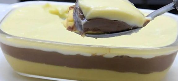 Sobremesa cremosa na travessa
