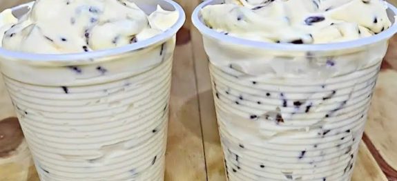 Sobremesa-para-o-ano-novo-simples-e-pratica-para-servir-em-copos-ou-tacas