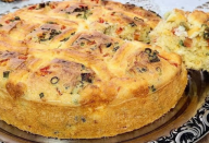 Bolo salgado fofinho fácil e delicioso perfeito para o seu lanche ou café