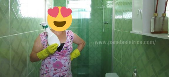 Misturinha milagrosa para limpar banheiro limpe os vasos pia pisos e azulejos sem esforço…Ver mais