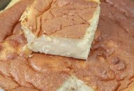 QUANDO MINHA SOGRA FAZ ESSE BOLO EU JÁ SEPARO E ESCONDO MEUS PEDAÇOS PRA SEMANA INTEIRA !! DÁ ATÉ DÓ DE COMER PQ A VONTADE É QUE NÃO ACABE NUNCA, DELICIOSO DEMAIS!!
