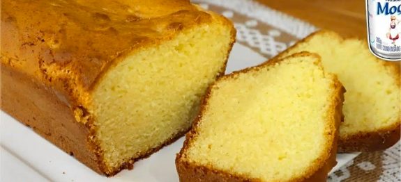Bolo-caseirinho-com-leite-condensado-tipo-Pullman-bem-macio-fofinho-e-saboroso