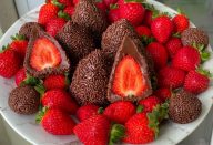 Coxinha de Brigadeiro com Morango de lamber os dedos de tão gostoso