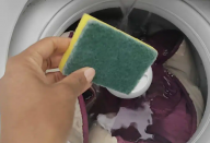 Dica caseira para nunca mais ter roupas com fiapos e bolinhas ao saírem da máquina