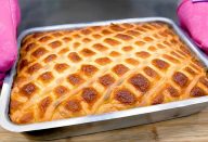 Torta de presunto e queijo com massa fofinha que desmancha na boca, uma delícia