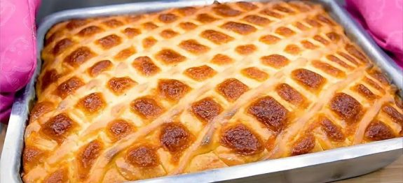 Torta de presunto e queijo com massa fofinha que desmancha na boca, uma delícia