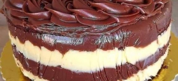Bolo-de-leite-ninho-com-recheio-de-brigadeiro-a-uniao-da-massa-super-fofinha-e-um-recheio-maravilhoso