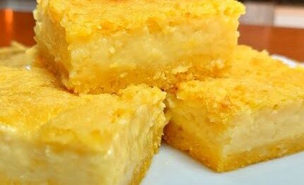 Bolo de milho cremoso feito com milho de latinha fica uma delícia muito simples de fazer