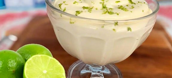 Misturei-suco-em-po-sabor-limao-com-mais-2-ingredientes-e-fiz-essa-deliciosa-mousse-de-limao