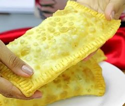 Pastel-de-feira-com-3-ingredientes-farinha-creme-de-leite-e-sal-muito-facil-simples-e-economico