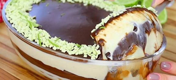 Pave-de-limao-trufado-com-Bis-uma-sobremesa-facil-e-deliciosa-feita-no-liquidificador