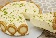 Torta-de-limao-rapida-uma-sobremesa-feita-com-ingredientes-que-voce-tem-no-armario