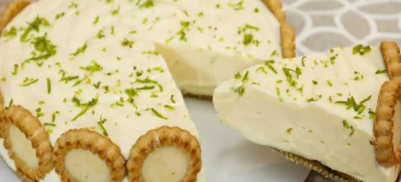 Torta-de-limao-rapida-uma-sobremesa-feita-com-ingredientes-que-voce-tem-no-armario