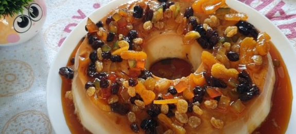 Pudim-de-panetone-um-pudim-firme-com-frutas-que-e-sucesso-no-natal