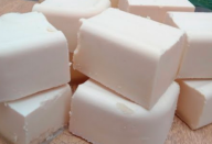 Sabão de coco em barra sem soda e sem óleo só com ingredientes que você já tem em casa