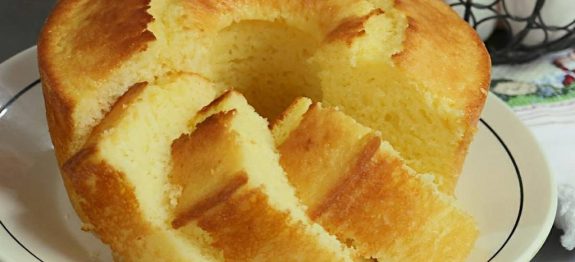 Bolo fofinho de liquidificador pronto em 5 minutos