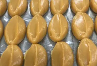 Doce de leite pingado, o doce do Chico Doceiro, fica crocante por fora e cremoso por dentro! De comer rezando