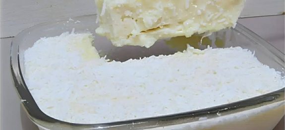 Sobremesa gelada de coco, pensa numa sobremesa que mais parece uma nuvem no céu