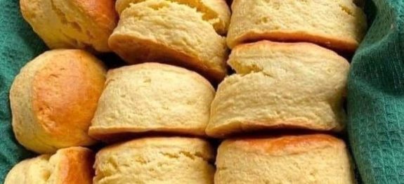 Joelho de Sogra o bolinho que todo mundo ama aqui em casa, fofinho e saboroso