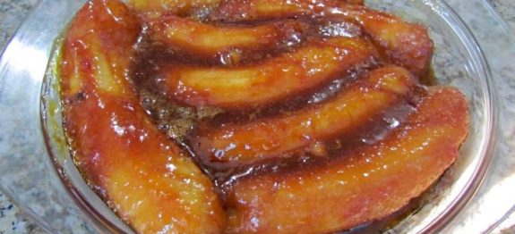 banana-caramelada-na-travessa