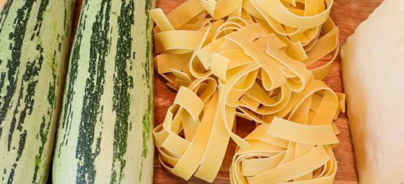 macarrao-ao-molho-de-abobrinha-e-parmesao-25-0811.jpg