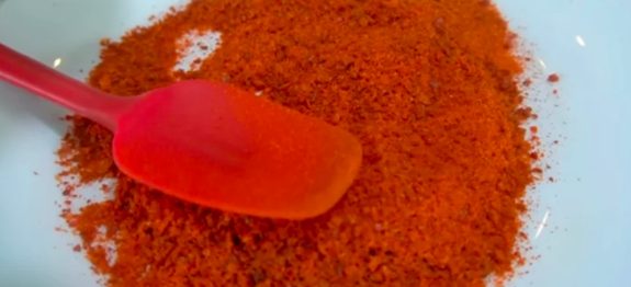 Paprica-doce-caseira-leva-apenas-2-ingredientes-nao-fico-sem-da-um-toque-especial-na-comida.jpeg