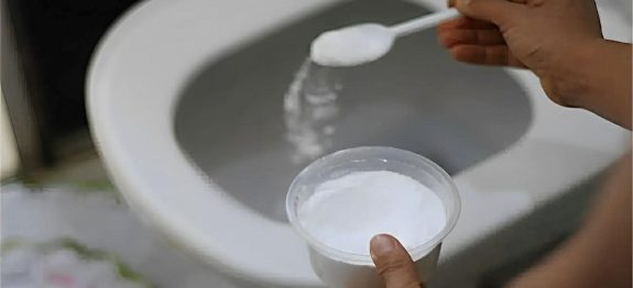 misturinha-caseira-para-limpar-vaso-31-0811.jpg