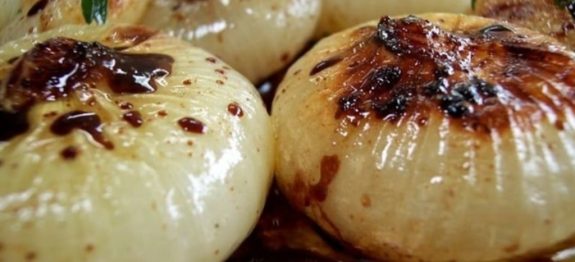 Cebola-ao-Forno-eu-fiz-aqui-em-casa-e-todos-amaram.jpg