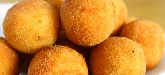 bolinha-de-queijo-sem-massa-06-10.jpg