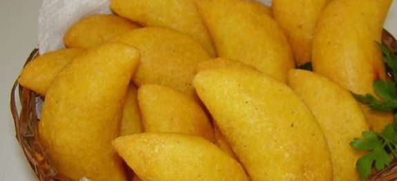 pastel-mineiro-de-milho.jpg