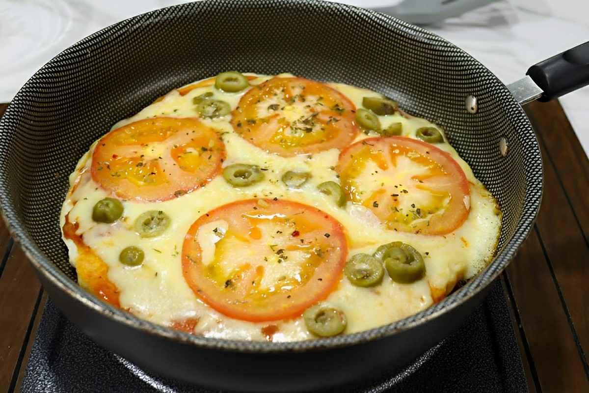 Pizza de frigideira que eu fiz em 5 minutos e todo mundo adorou em casa Água na Boca