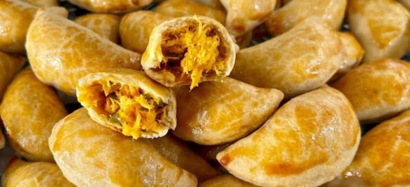 pastelzinho-assado-com-massa-que-leva-2-ingredientes.jpg