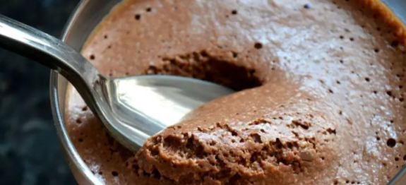 Prepare-uma-mousse-de-chocolate-em-apenas-12-minutos.png